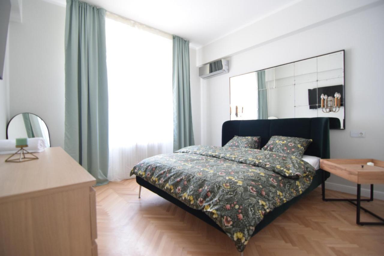 Beautiful Apartment In Old City ブカレスト エクステリア 写真