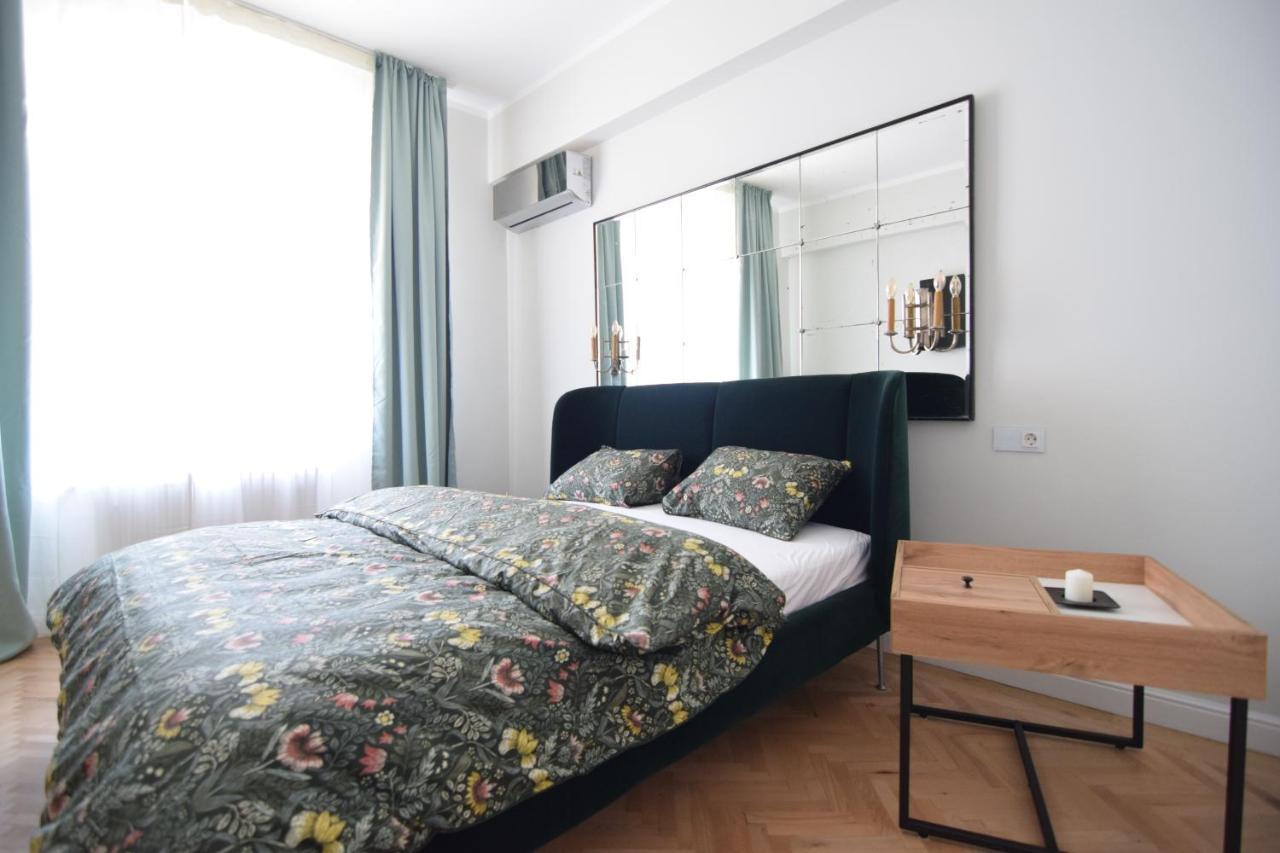 Beautiful Apartment In Old City ブカレスト エクステリア 写真